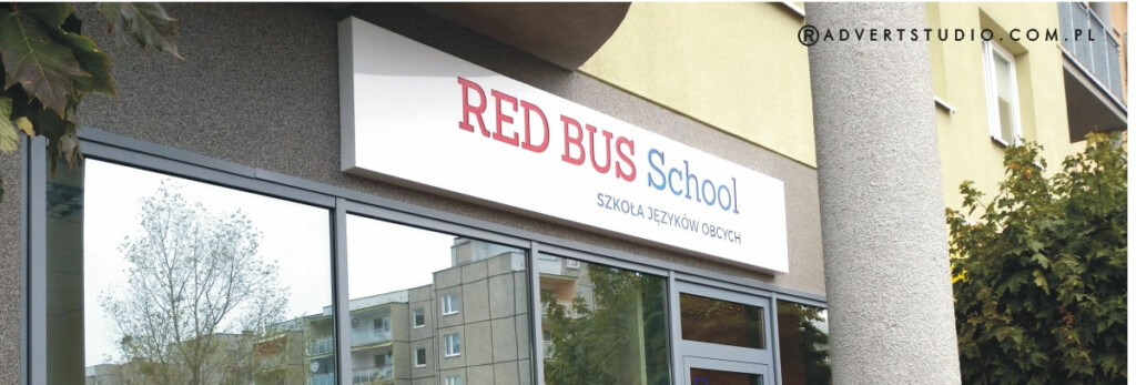 KASETON SWIETLNY SZKOLY JEZYKOW OBCYCH rED Bus school= advert reklama opole