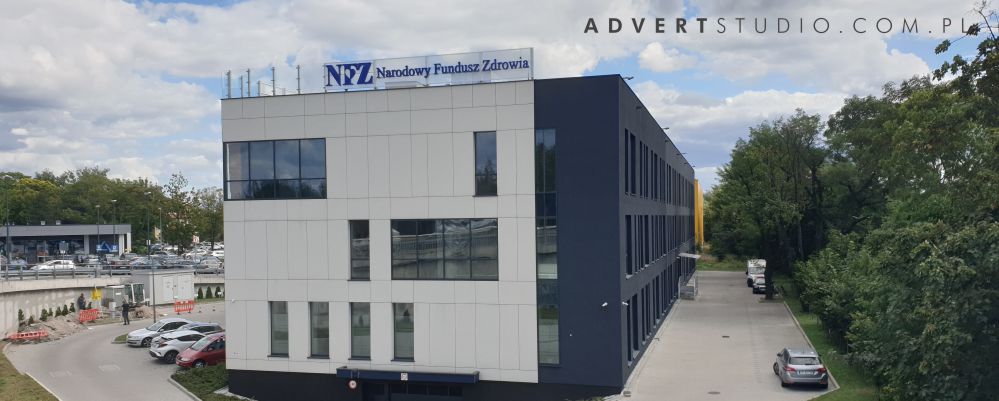 Oznakowanie budynku NFZ Opole