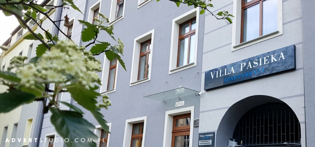szyld Villa Pasieka Apartamenty-ADVERT REKLAMA oPOLE